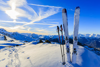 Ski im Schnee